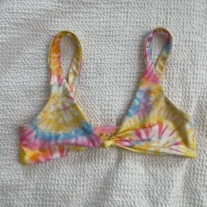 Skatie Salty Top in size Medium in print Sherbert